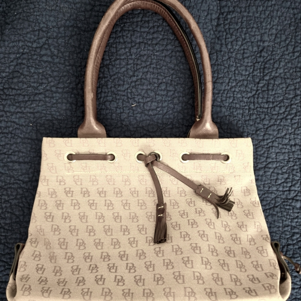 Dooney & Bourke purse